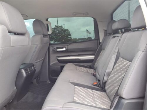 2018 TOYOTA Tundra - Image 12