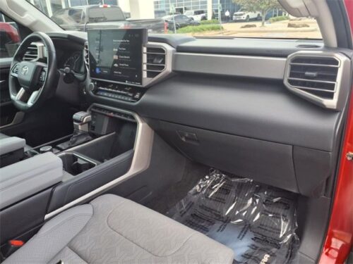 2022 TOYOTA Tundra - Image 12