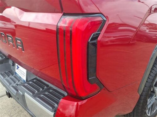2022 TOYOTA Tundra - Image 11