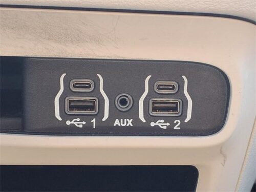 2023 CHRYSLER Voyager - Image 23