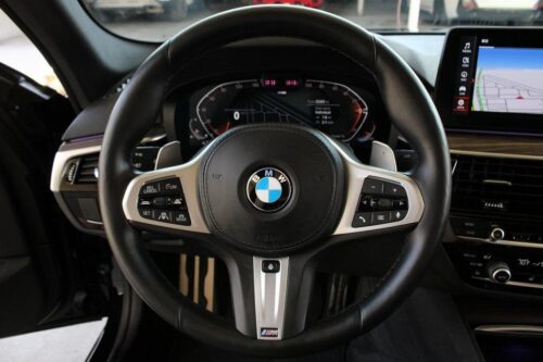 2021 BMW 540i - Image 23