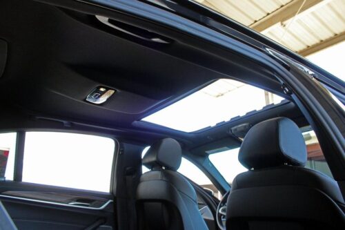 2021 BMW 540i - Image 18