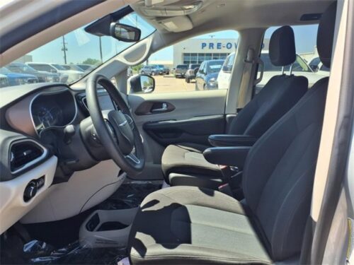 2023 CHRYSLER Voyager - Image 14