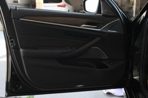 2021 BMW 540i - Image 14
