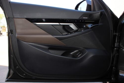 2024 BMW 530i - Image 12