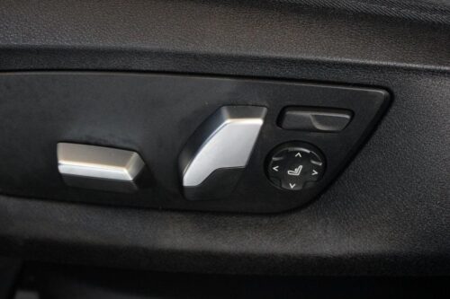 2021 BMW 540i - Image 10