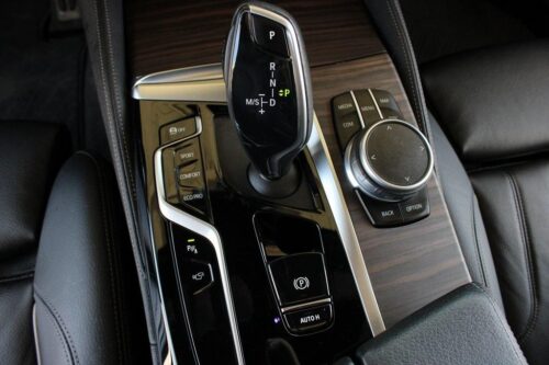 2021 BMW 540i - Image 9