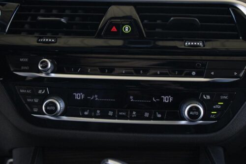2021 BMW 540i - Image 8