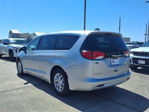 2023 CHRYSLER Voyager - Image 4