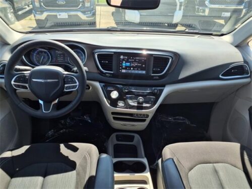 2023 CHRYSLER Voyager - Image 29