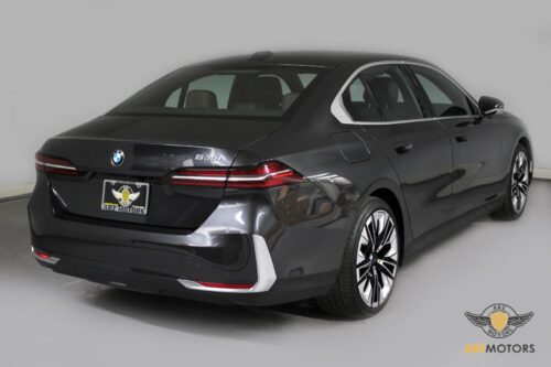 2024 BMW 530i - Image 30
