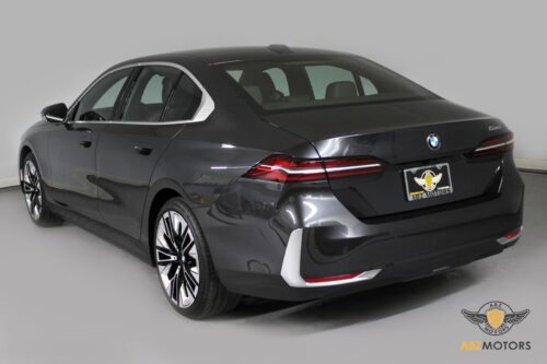 2024 BMW 530i - Image 29