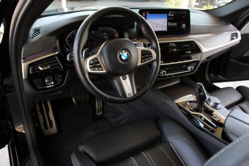 2021 BMW 540i - Image 28