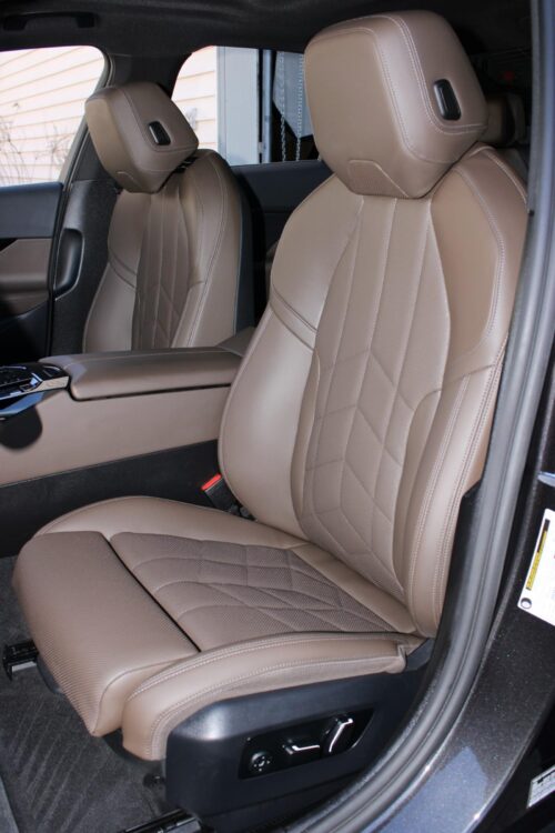 2024 BMW 530i - Image 27