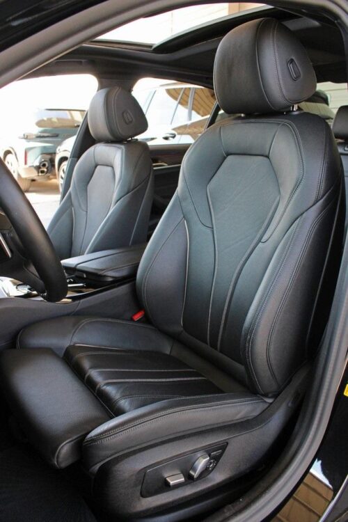 2021 BMW 540i - Image 27