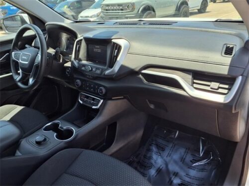 2024 GMC Terrain - Image 10