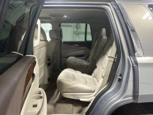 2017 CADILLAC Escalade - Image 22