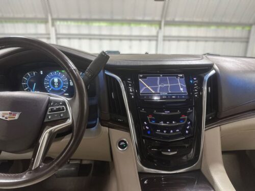 2017 CADILLAC Escalade - Image 19