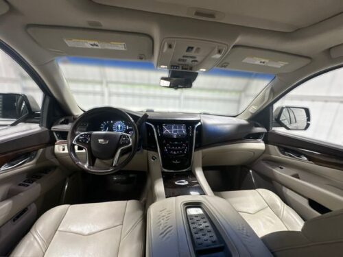 2017 CADILLAC Escalade - Image 5