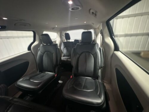 2024 CHRYSLER Pacifica - Image 17