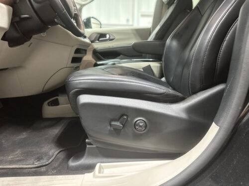 2024 CHRYSLER Pacifica - Image 13