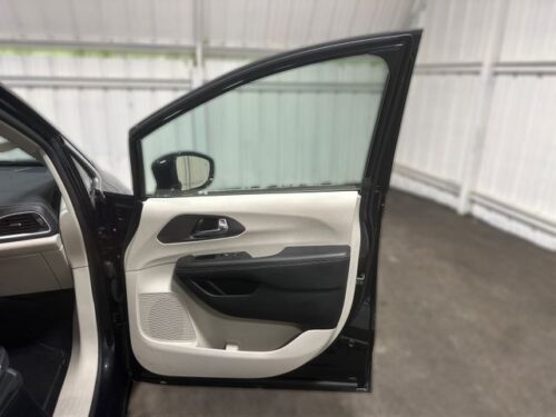 2024 CHRYSLER Pacifica - Image 11
