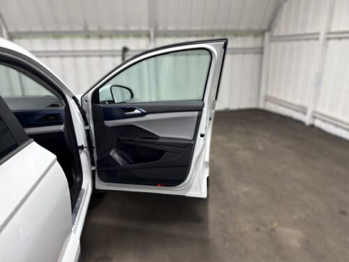 2022 VOLKSWAGEN Taos - Image 18