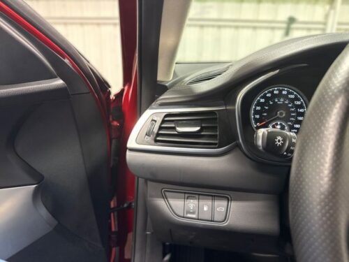 2023 GENESIS G70 - Image 17