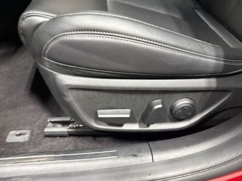 2023 GENESIS G70 - Image 16