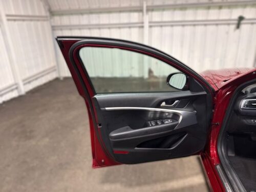 2023 GENESIS G70 - Image 15