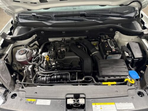2022 VOLKSWAGEN Taos - Image 10