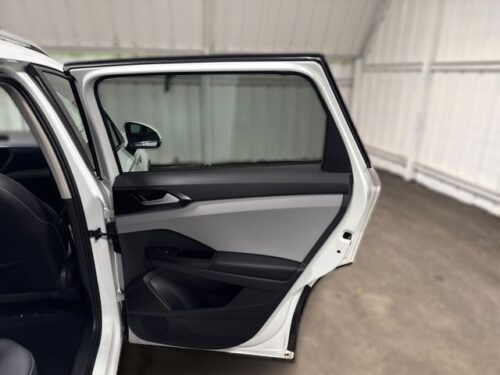 2022 VOLKSWAGEN Taos - Image 4