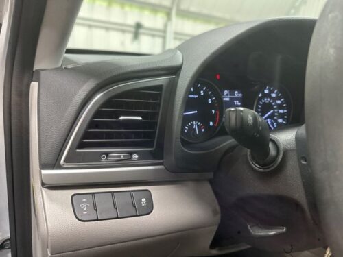 2018 HYUNDAI Elantra - Image 13