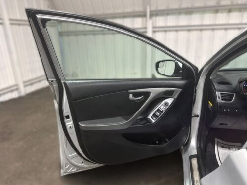 2016 HYUNDAI Elantra - Image 11