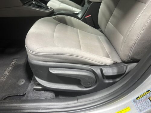2018 HYUNDAI Elantra - Image 12