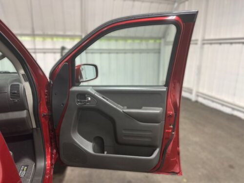 2020 NISSAN Frontier - Image 10