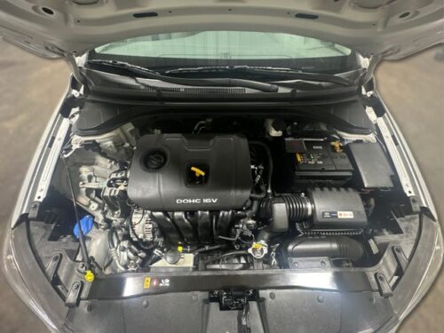 2018 HYUNDAI Elantra - Image 8