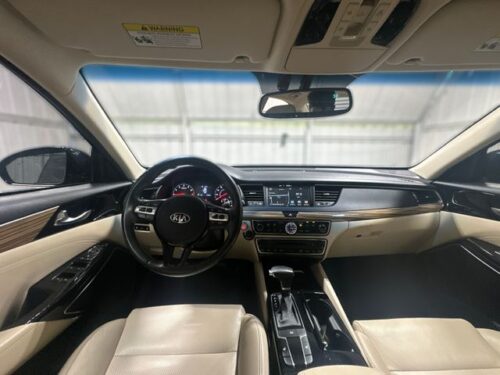 2017 KIA Cadenza - Image 4
