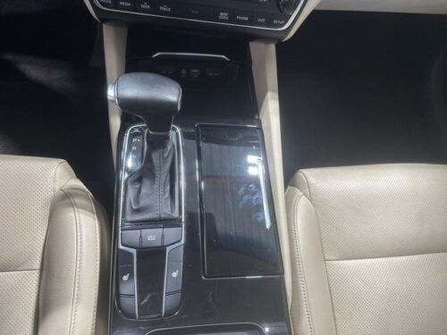 2017 KIA Cadenza - Image 2